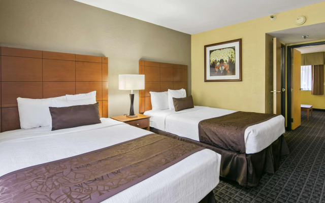 Best Western Plus Scottsdale Thunderbird Suites