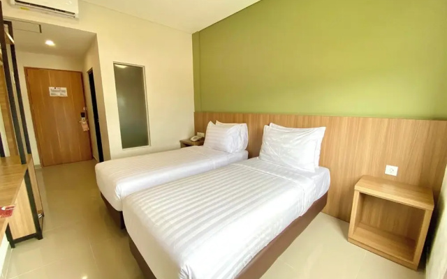 Front One Hotel Gombong
