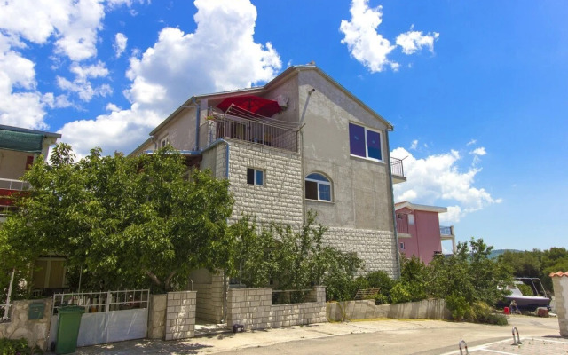 Vince - Free Parking - A2 Plavi