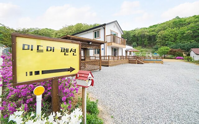 Yeoju Midmi Pension