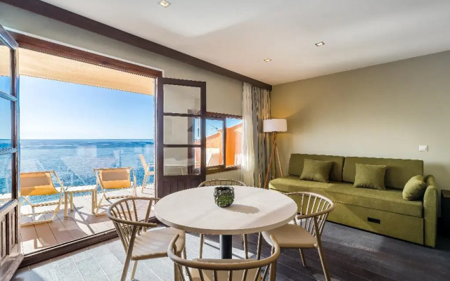 Occidental Pueblo Acantilado