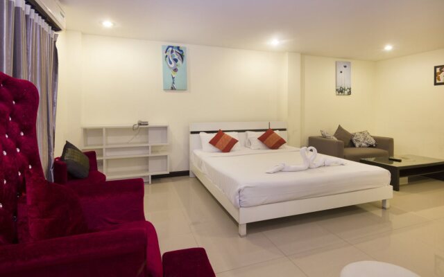 Royal Q&D Suites Hotel