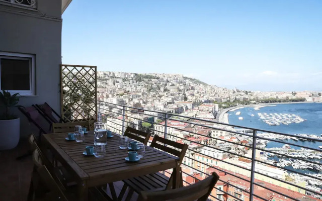 Una terrazza sul Golfo di Napoli