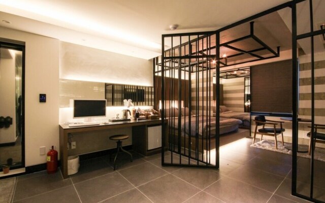 Wanju Five Drive Self Check-in Motel