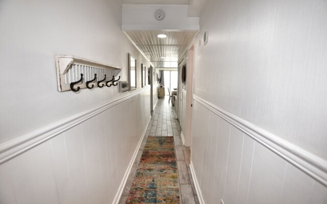 1201 Waters Edge Resort 3 Bedroom Condo by RedAwning