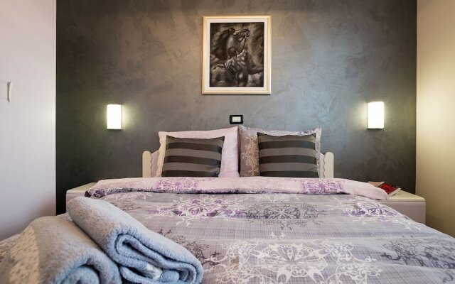 Villa Aylin, 5-bed, Next to the sea