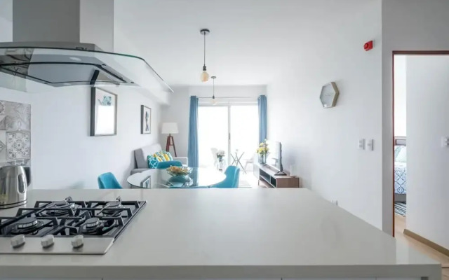 Modern 1 BR Barranco Apartment High Floor