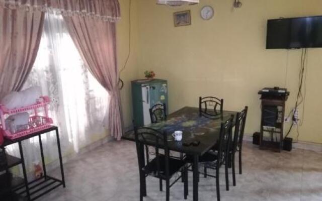 BLUE MOON - Kandy Cheap Guest House