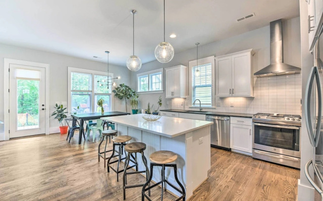 Modern Charlotte Home ~ 4 Mi to Downtown!