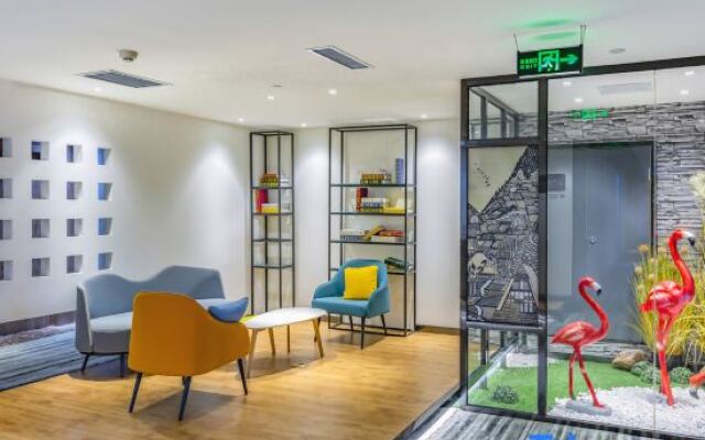 Daya Jingting Hotel (The Seventh People's Hospital Zhongyuan Fota Branch)