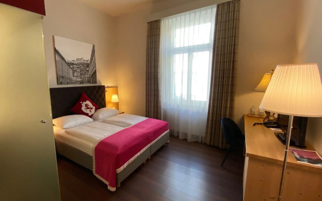 Villa Carlton - Adults Only