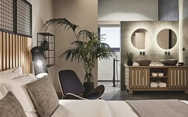 Cama Luxury Suites