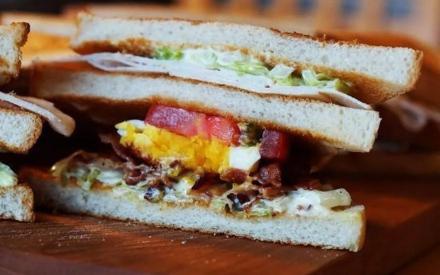 Auris Court Suites & Apartment