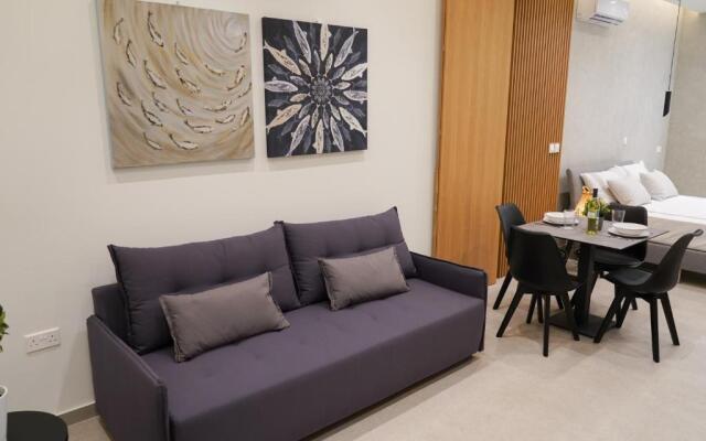 Chrystal Blue Suites Studio Apartment HERMIA