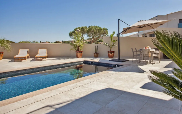 Superb Villa With Pool and sea View