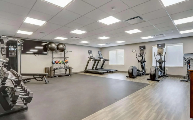 Hampton Inn & Suites Cincinnati Midtown Rookwood
