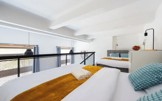 Charming loft-studio apart with parking