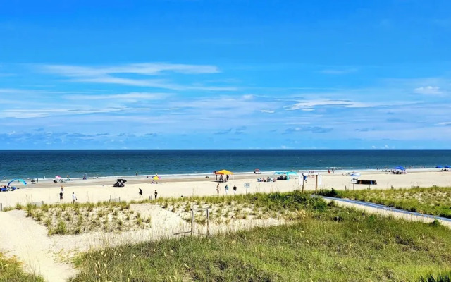 Desoto Beach Club 201