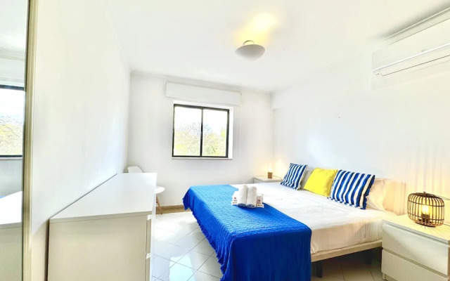 Vilamoura Central 11 With Pool by Homing