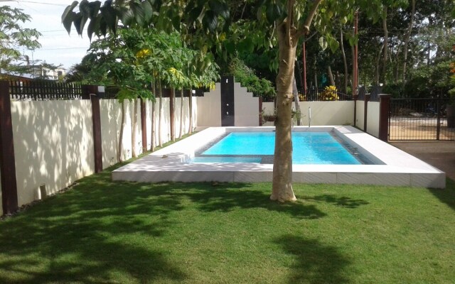 Alona Studio Bungalow