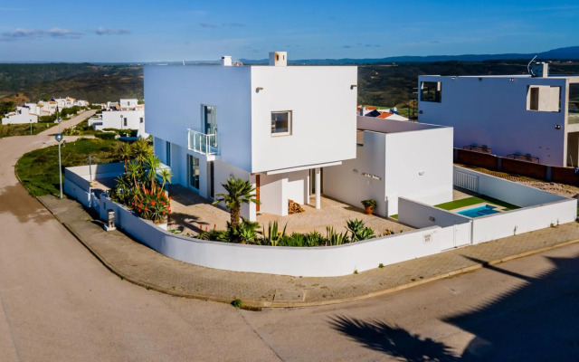 Beachside Paradise 5 Bdr 6 Baths Sleeps 9plus ppl