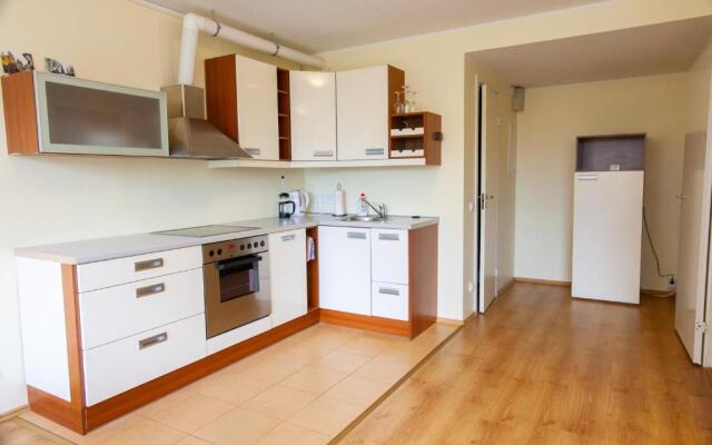 Bright studio with FREE PARKING and SELF CHECK-IN