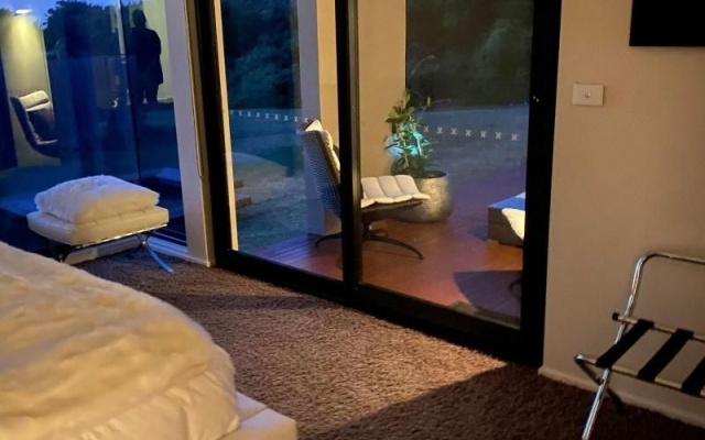 Amaré Beachside Luxury – Guest Rooms – Turners Beach