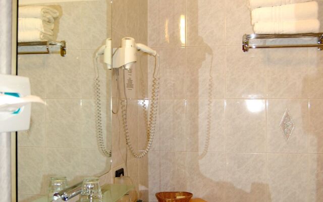 Hotel Mantegna Stazione , Mantegna Hotels