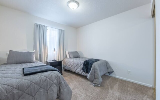 Onsite Gym Pool Fast Wifi More