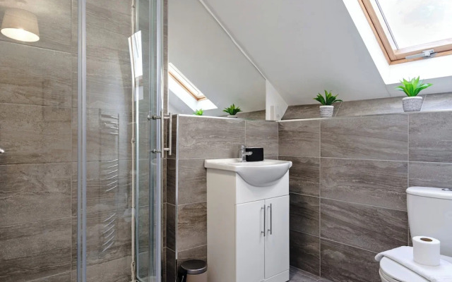 Whitchurch Road Retreat in Cardiff
