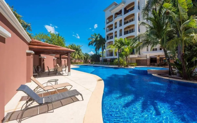 Tropical Luxury 2Bdr condo - Pool view - At the Beach