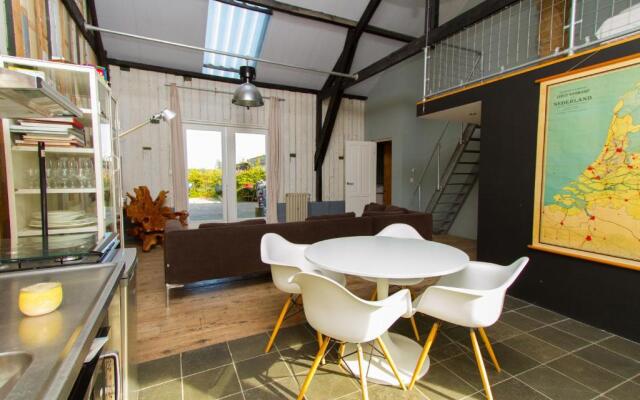 Paardenstal, Private House with wifi and free parking for 1 car