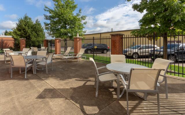 Holiday Inn Express Indianapolis - Southeast by IHG