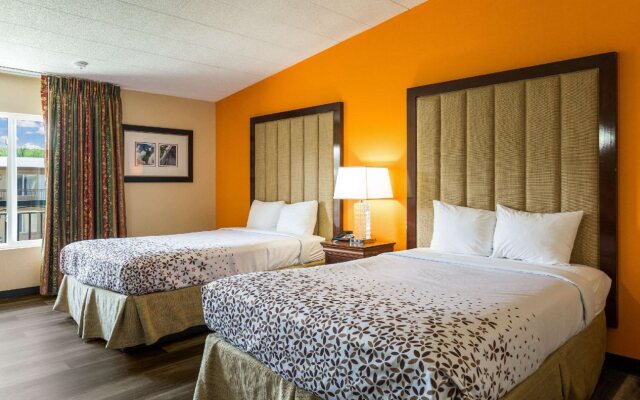 Rodeway Inn & Suites Stroudsburg - Poconos
