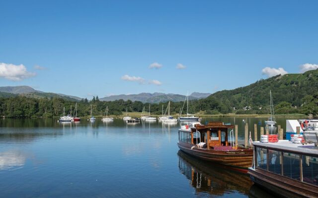 Modern Holiday Home in Bowness-On-Windermere Near Lake