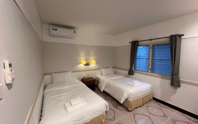 Luna Hut Resort Hua Hin