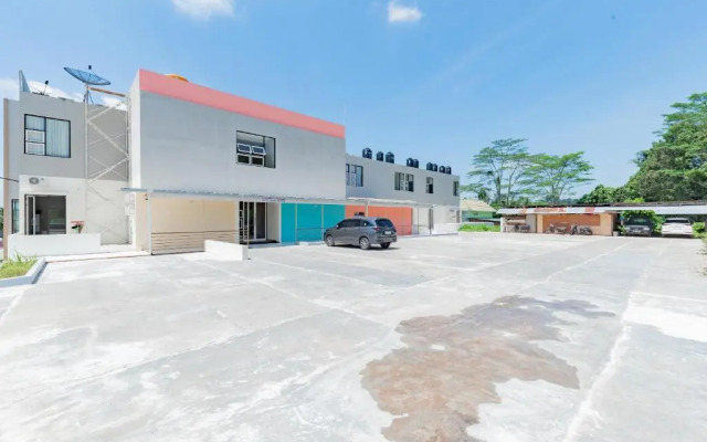 Sans Hotel Berau Square