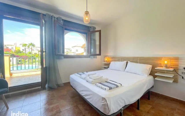 (WAR002) Town House with Garden and Pool Access