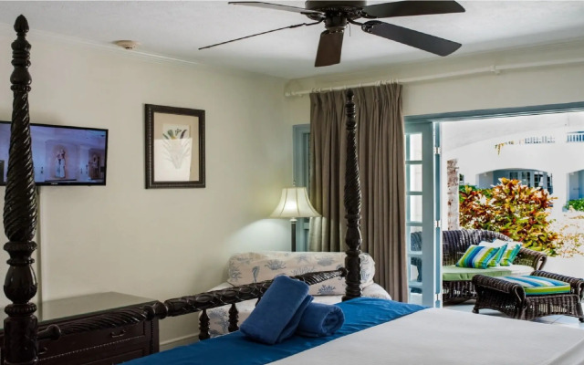 Savannah Beach Club Hotel
