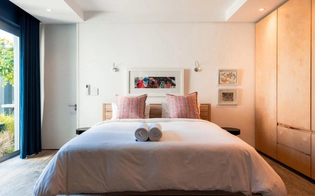 17 Marine Hermanus, Apartment 103 with private Hot Tub