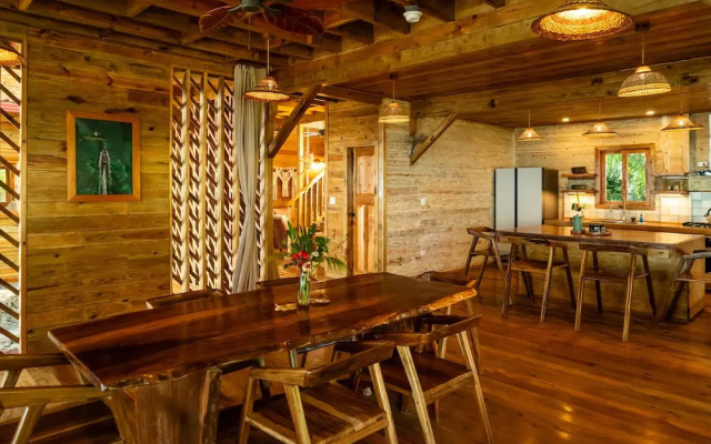 Casa Cayuco Eco-Adventure Lodge