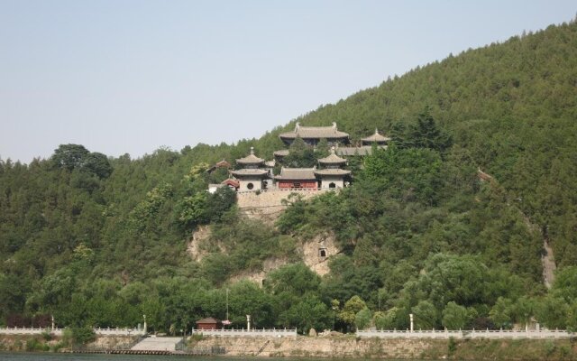 Zhongzhou Hotel (Jingu Road)