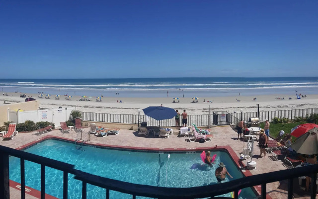 Beachside Hotel