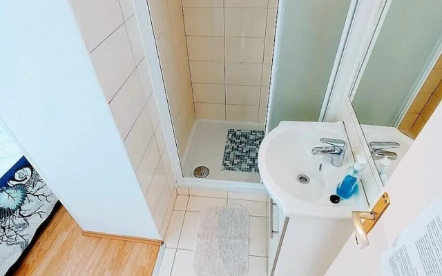 Cute apartment in stone house near sea