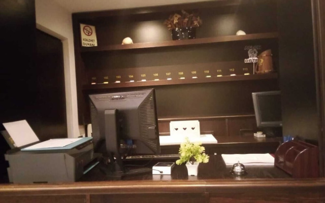 Aglon Twin's Hotel