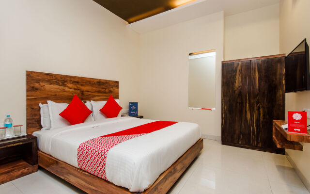 OYO 11747 Hotel Sai Comforts