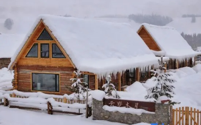 Yunshu Wooden House – Outside – Altay