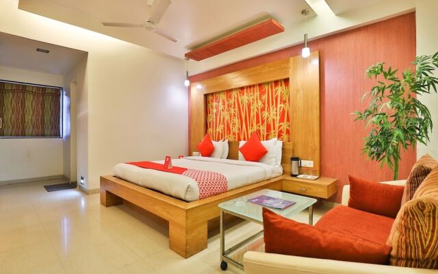 OYO 13372 Hotel Laksh Residency