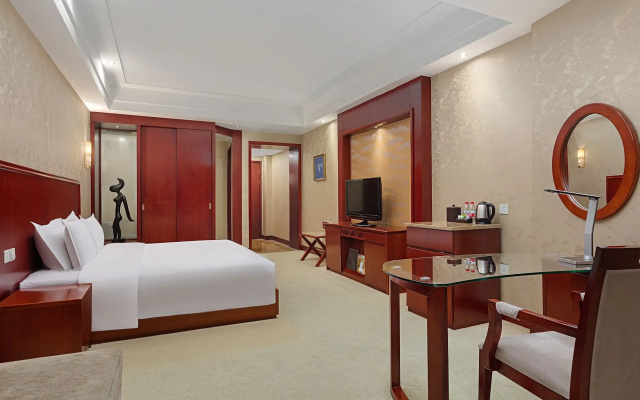 Ramada Plaza Chongqing West Hotel