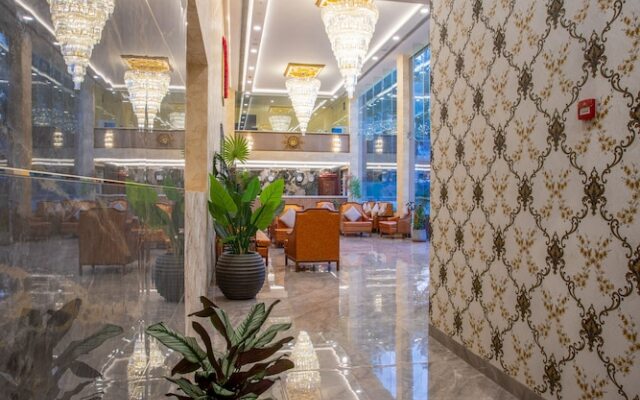 The Avenue Grand